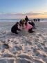 Sandburgen bauen am Strand